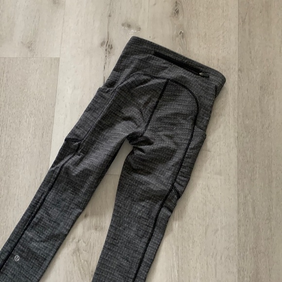 Lululemon Speed Up Tight 28" Full-On Luxtreme Variegated Knit Black Heather 2 - Picture 13 of 14